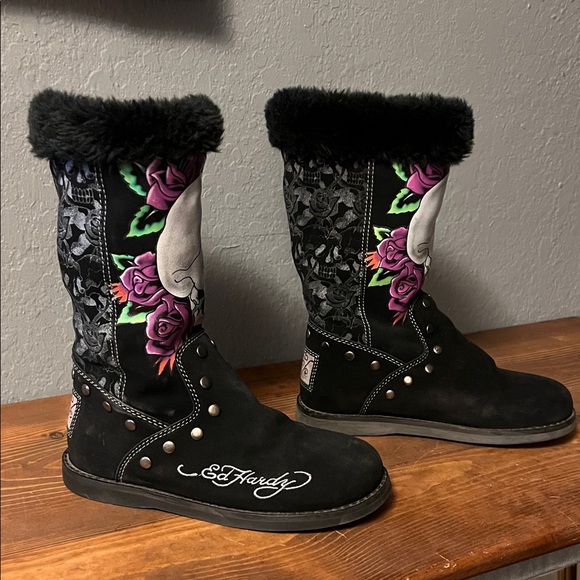 Ed Hardy Black Boots with Skull and Rose Design - Picture 3 of 7